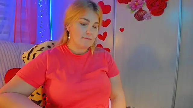 Snapshot of CoraSwon chatting on 03-19-25, 03:40 CoraSwon online show from 03-19-25, 03:40