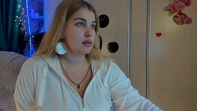 CoraSwon online show from 03-16-26, 06:10