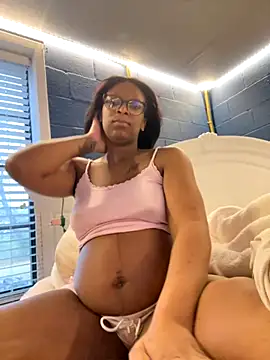 KLoveeee online show from 11-29-25, 09:48