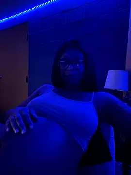 KLoveeee online show from 11-27-25, 01:39