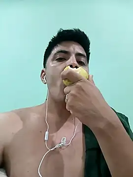 Snapshot of Fiel77 chatting on 10-26-25, 10:54 Fiel77 online show from 10-26-25, 10:54