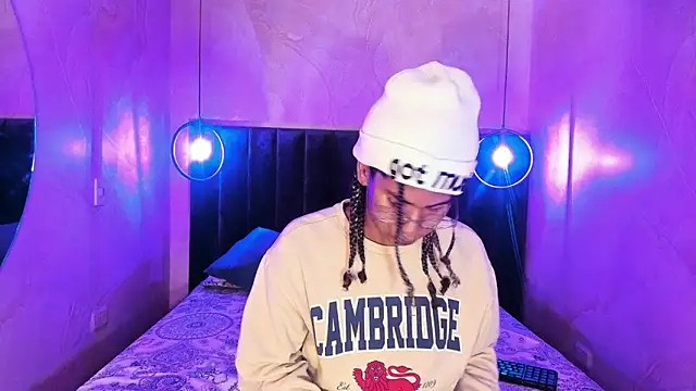 Maxim-Walker online show from 11-24-25, 03:06