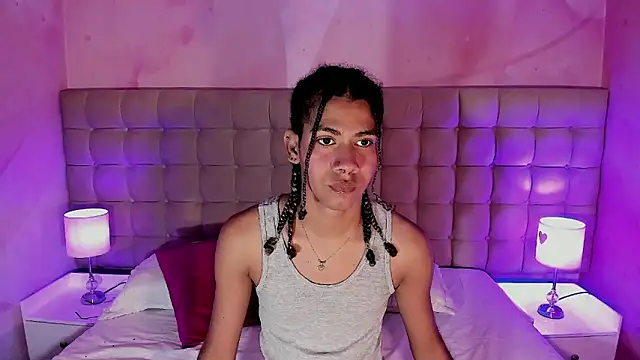 Snapshot of Maxim-Walker chatting on 10-01-25, 06:40 Maxim-Walker online show from 10-01-25, 06:40