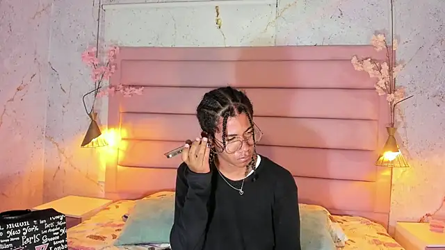 Maxim-Walker online show from 10-24-25, 03:05