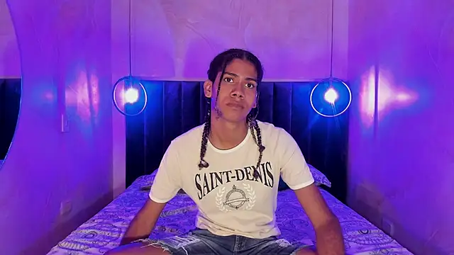 Maxim-Walker online show from 11-20-25, 03:07