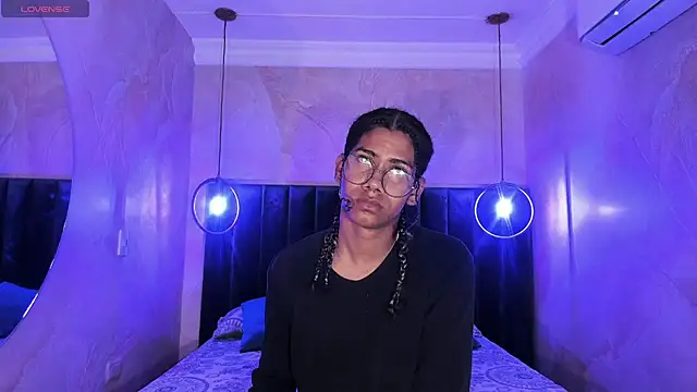 Maxim-Walker online show from 11-18-25, 03:21