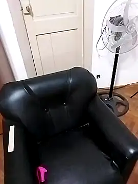 littlebrunett online show from 01-22-25, 12:38