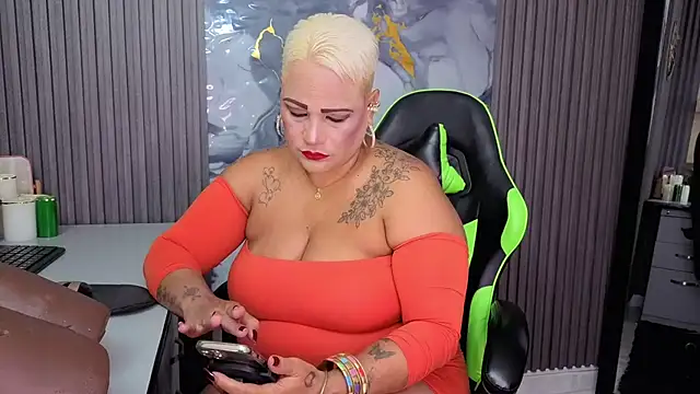 GianellaCox  online show from 04-18-26, 01:35