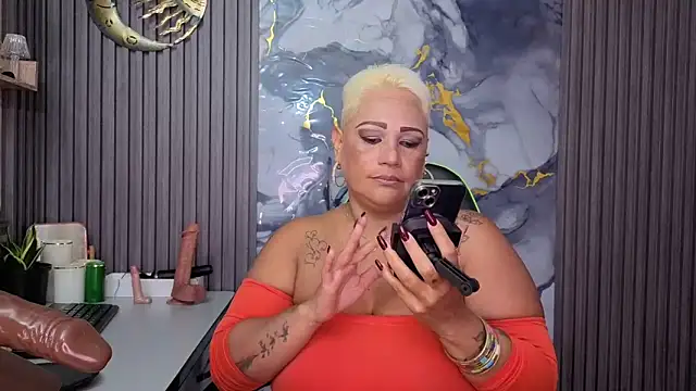 GianellaCox  online show from 04-18-26, 07:07