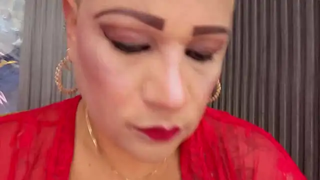 GianellaCox  online show from 05-06-26, 12:09