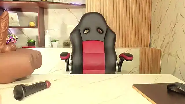 Snapshot of AmberNix chatting on 04-15-26, 07:58 AmberNix online show from 04-15-26, 07:58