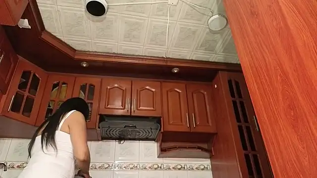 AmberNix online show from 12-18-25, 01:04