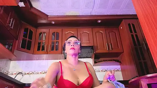 AmberNix online show from 04-21-26, 01:39