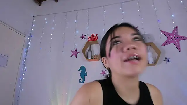 Snapshot of Emiily_Parkerr chatting on 03-15-25, 03:07 Emiily Parkerr online show from 03-15-25, 03:07