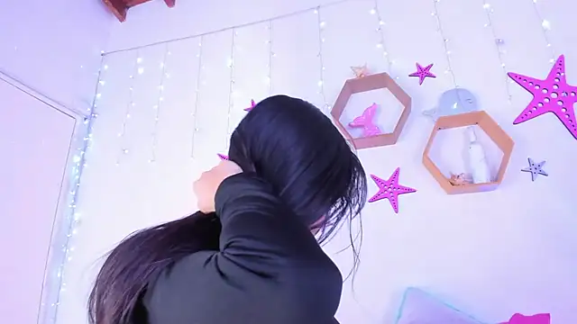 Emiily Parkerr online show from 10-25-25, 03:06