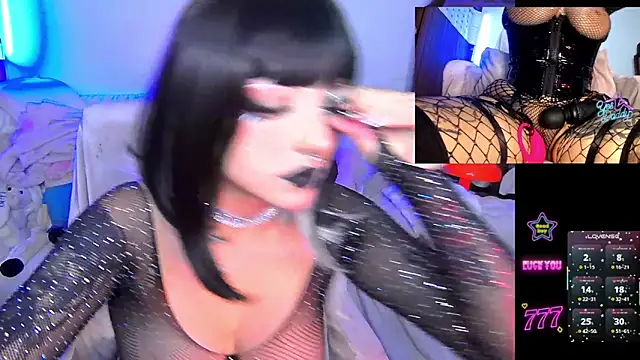 Snapshot of HollyDominic chatting on 06-27-26, 11:38 HollyDominic online show from 06-27-26, 11:38