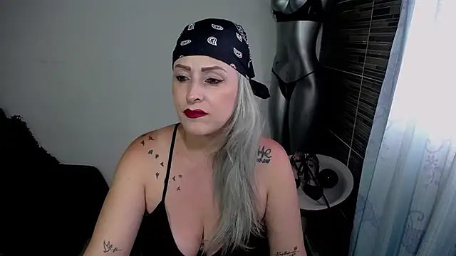 Emma Rizzoo online show from 04-17-26, 07:49