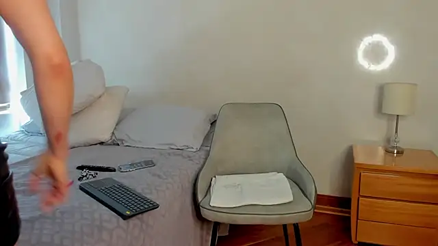 melisa ferretti online show from 12-04-25, 06:07