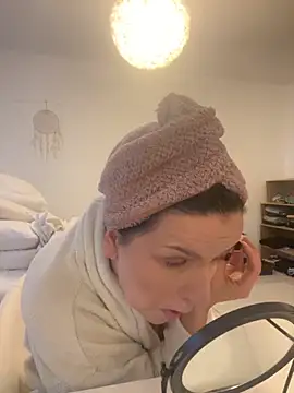 Off  Melonenmandy online show from 10-13-25, 05:31