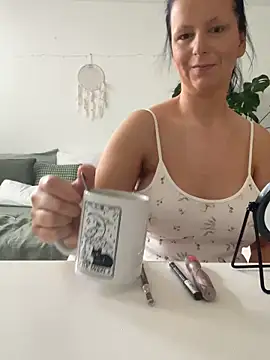 Off  Melonenmandy online show from 04-16-26, 06:14