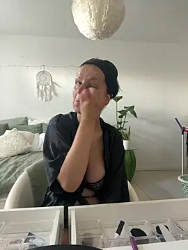 Snapshot of Off__Melonenmandy chatting on 02-28-26, 08:36 Off Melonenmandy online show from 02-28-26, 08:36