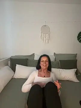 Off  Melonenmandy online show from 04-14-26, 05:29