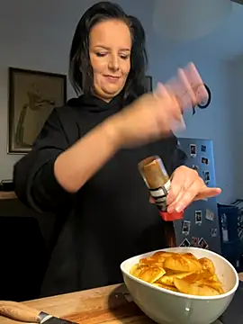 Off  Melonenmandy online show from 10-08-25, 03:46