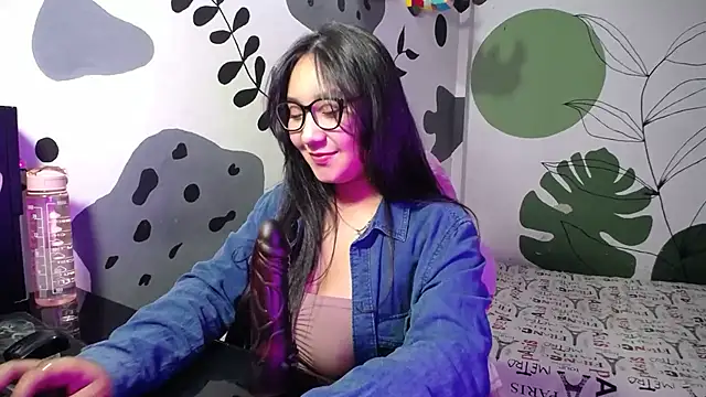 Snapshot of Anny_Angelic chatting on 09-27-25, 04:51 Anny Angelic online show from 09-27-25, 04:51