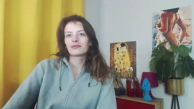 Snapshot of juicyNadine chatting on 09-24-25, 04:41 juicyNadine online show from 09-24-25, 04:41