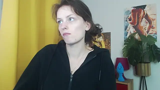Snapshot of juicyNadine chatting on 09-16-25, 04:35 juicyNadine online show from 09-16-25, 04:35