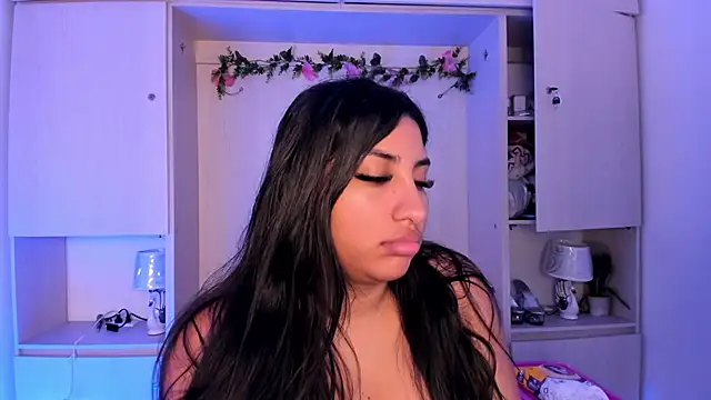 Snapshot of CANDYGABYY chatting on 04-25-26, 08:06 CANDYGABYY online show from 04-25-26, 08:06