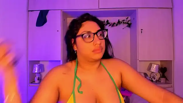 Snapshot of CANDYGABYY chatting on 07-18-26, 08:06 CANDYGABYY online show from 07-18-26, 08:06