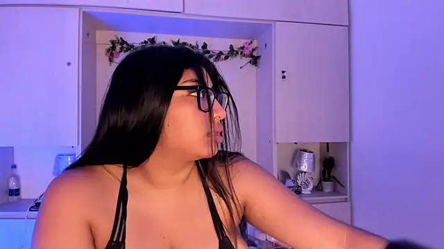 Snapshot of CANDYGABYY chatting on 05-19-26, 07:54 CANDYGABYY online show from 05-19-26, 07:54