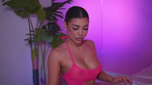 Snapshot of NatyDesiree chatting on 03-06-25, 08:19 NatyDesiree online show from 03-06-25, 08:19