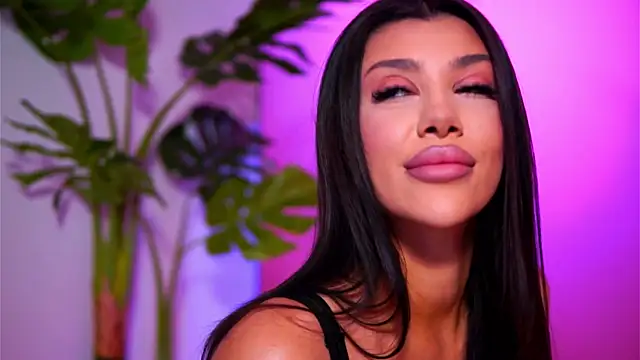 Snapshot of NatyDesiree chatting on 03-19-25, 08:12 NatyDesiree online show from 03-19-25, 08:12