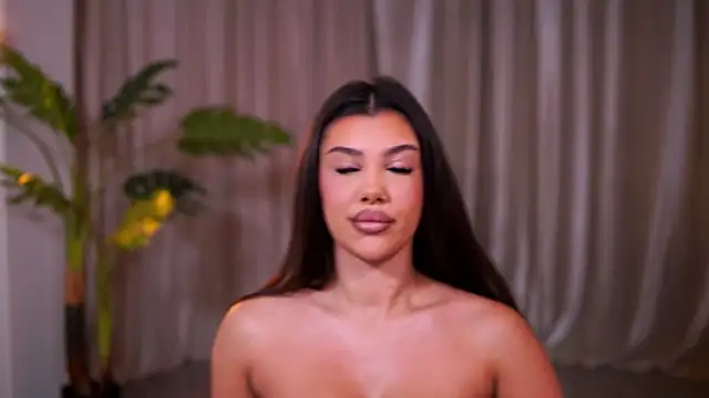 NatyDesiree online show from 05-18-26, 06:56
