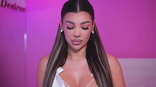 Snapshot of NatyDesiree chatting on 03-09-25, 05:11 NatyDesiree online show from 03-09-25, 05:11