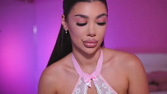 Snapshot of NatyDesiree chatting on 02-26-25, 11:00 NatyDesiree online show from 02-26-25, 11:00