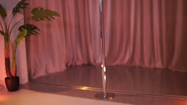 NatyDesiree online show from 03-29-26, 07:15