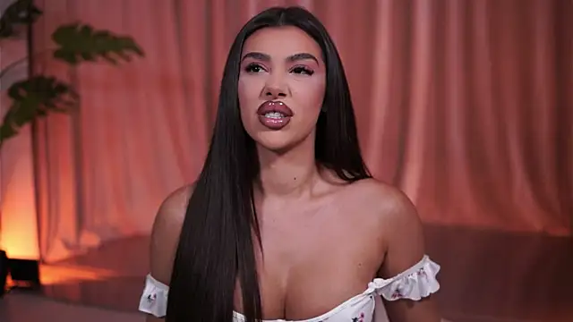 NatyDesiree online show from 04-15-26, 07:58