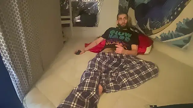 pantslesstraveler plt online show from 01-15-26, 10:57