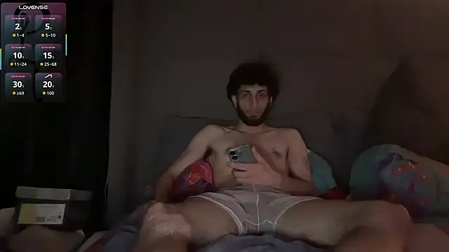 pantslesstraveler plt online show from 10-04-25, 07:10