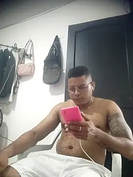 SaucyAffair0 online show from 03-26-26, 01:26