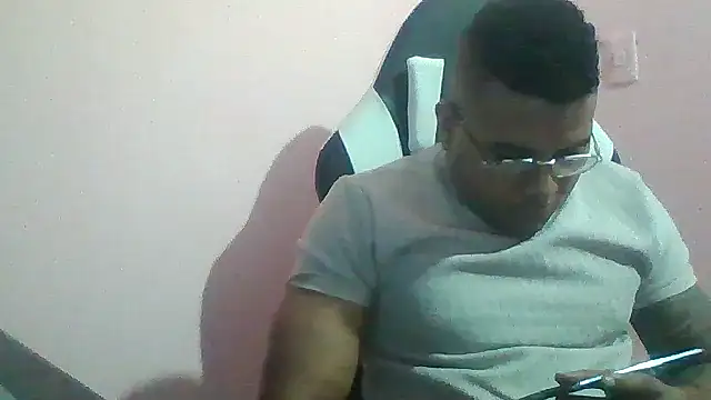 Snapshot of SaucyAffair0 chatting on 07-05-26, 02:05 SaucyAffair0 online show from 07-05-26, 02:05