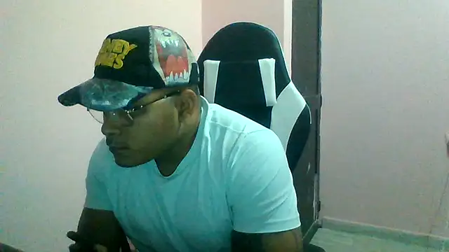 Snapshot of SaucyAffair0 chatting on 07-11-26, 02:12 SaucyAffair0 online show from 07-11-26, 02:12