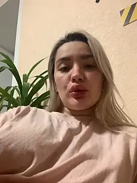 Snapshot of Sextazy chatting on 02-20-25, 08:03 Sextazy online show from 02-20-25, 08:03