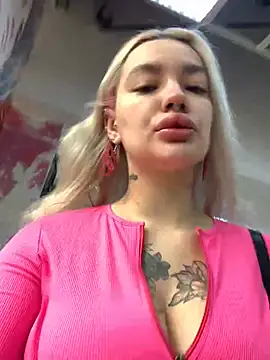 Snapshot of Sextazy chatting on 01-11-25, 12:07 Sextazy online show from 01-11-25, 12:07