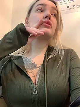 Snapshot of Sextazy chatting on 03-09-25, 11:03 Sextazy online show from 03-09-25, 11:03
