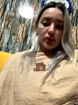 Snapshot of Sextazy chatting on 10-19-25, 12:41 Sextazy online show from 10-19-25, 12:41