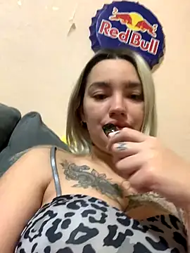 Snapshot of Sextazy chatting on 09-21-25, 11:15 Sextazy online show from 09-21-25, 11:15